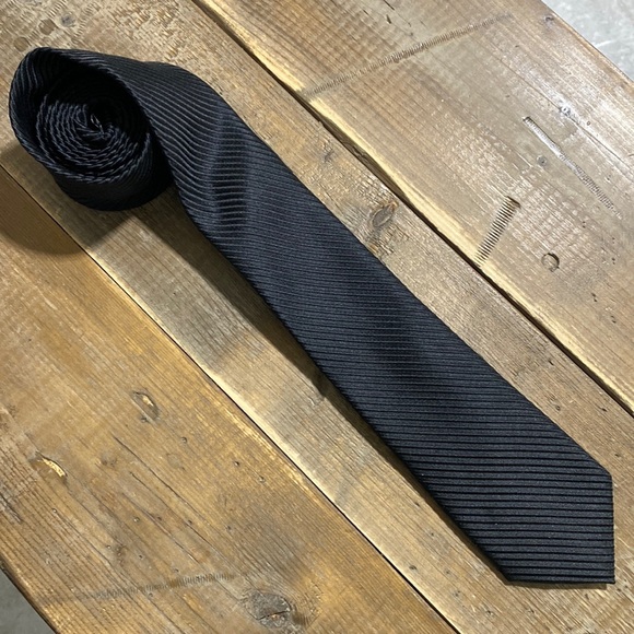 Point Zero Luxury Tie - Picture 2 of 3